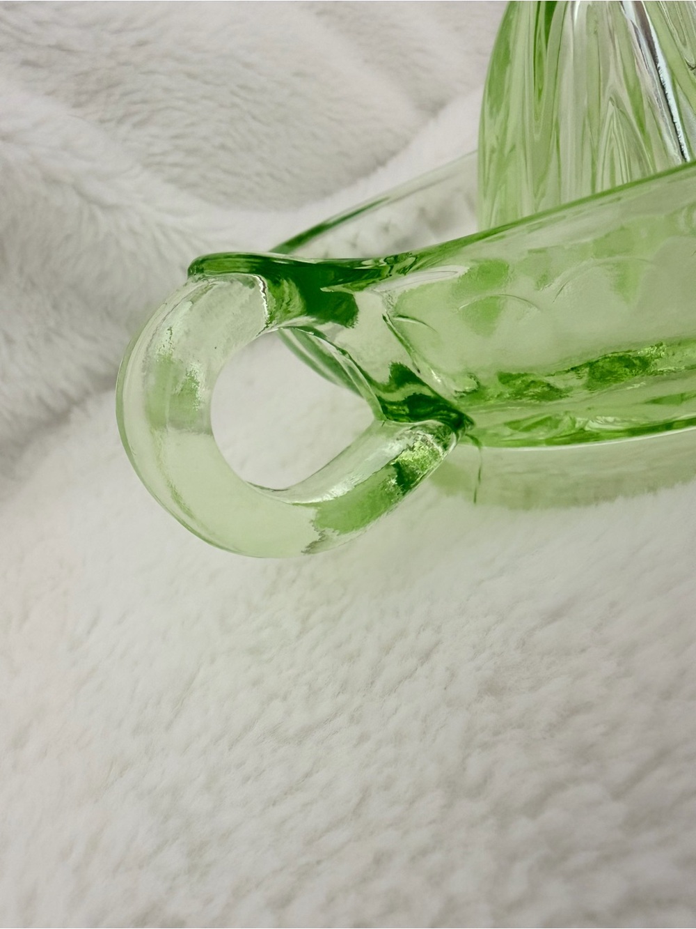 Vintage Green Uranium Glass Citrus Reamer Juicer - Depression Glass - Picture 4 of 14